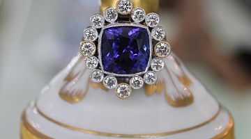 Tanzanite - 7.67ct Fine Blue Ring